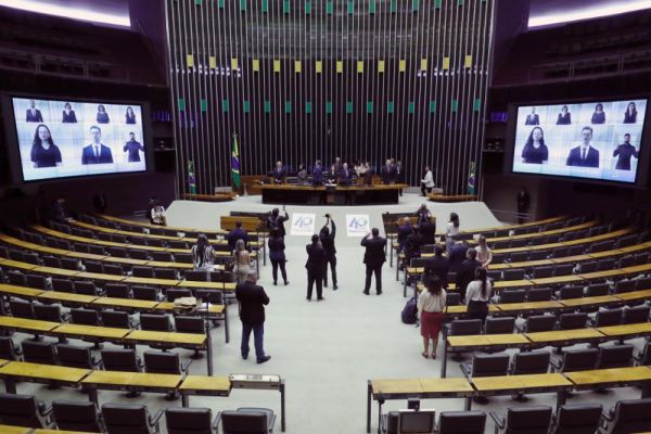 Depois de sucessivos atrasos, arcabouço fiscal enfim é entregue