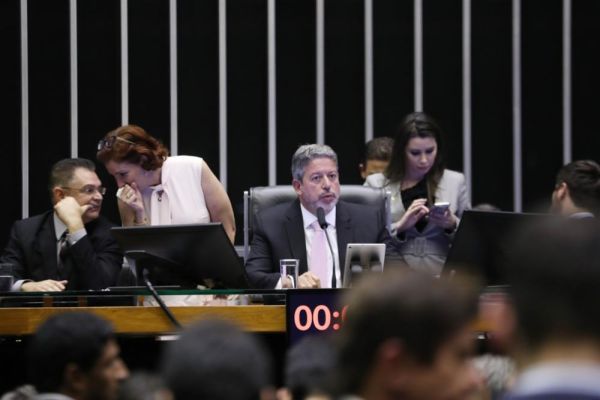 Câmara terá CPIs para investigar MST, rombo nas Americanas e manipulação em jogos de futebol