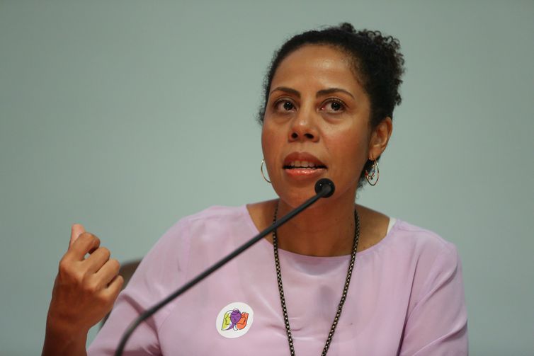 Brasília (DF) 29-03-2023 A diretora de Promoção de Direitos da Secretaria Nacional de Acesso à justiça, Roseli Faria, participa da abertura do evento Elas Acessam , para debater políticas públicas de enfrentamento à violência contra mulheres e a supressão de direitos por gênero. Foto: Fabio Rodrigues-Pozzebom/ Agência Brasil