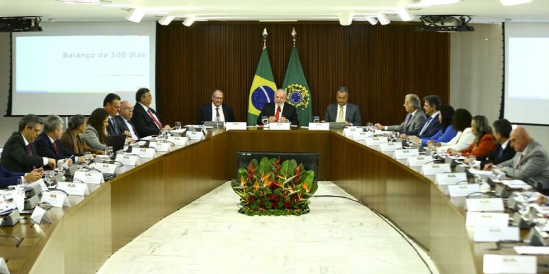 Brasil vai crescer mais que os pessimistas estão prevendo, diz Lula
