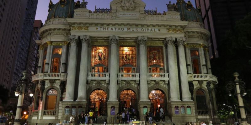 Concerto homenageia Tchaikovsky e abre projeto Municipal ao Meio-Dia