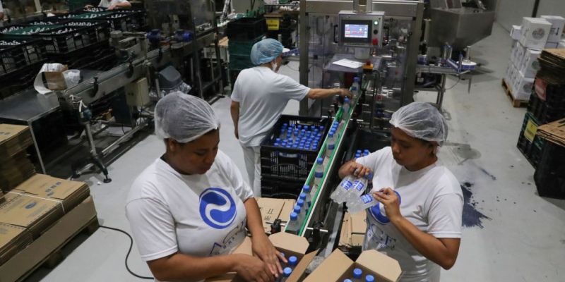 Indústria tem queda na produção e no emprego em abril