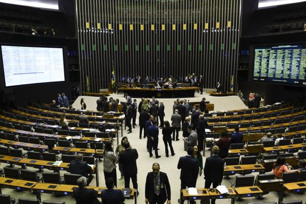 Votação do PL das Fake News pode ser adiada