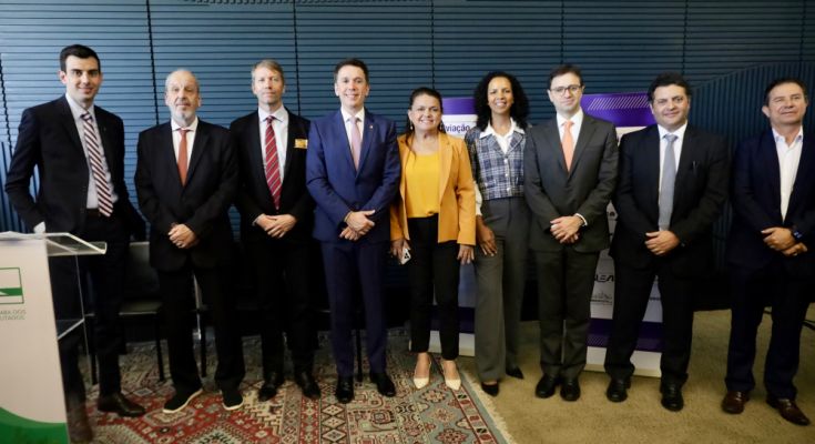Frente Parlamentar em Defesa da Aviação Civil é lançada na Câmara