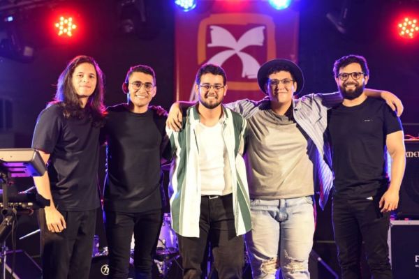 Projeto musical do Centro Histórico apresenta novas bandas e artistas no Vila do Porto