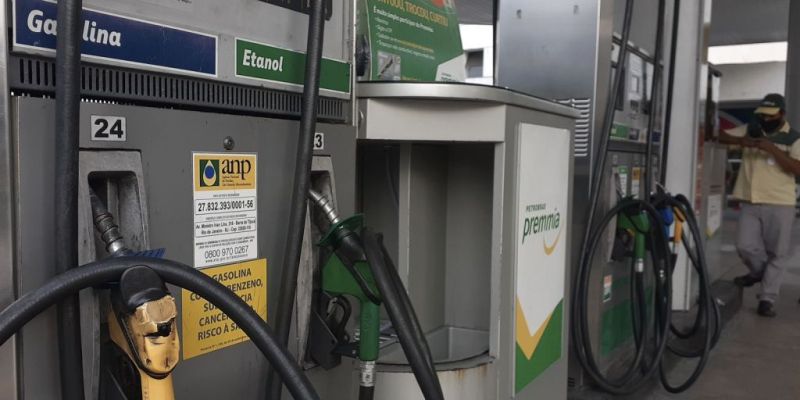 Procon verifica queda média de 5% no preço da gasolina no Rio