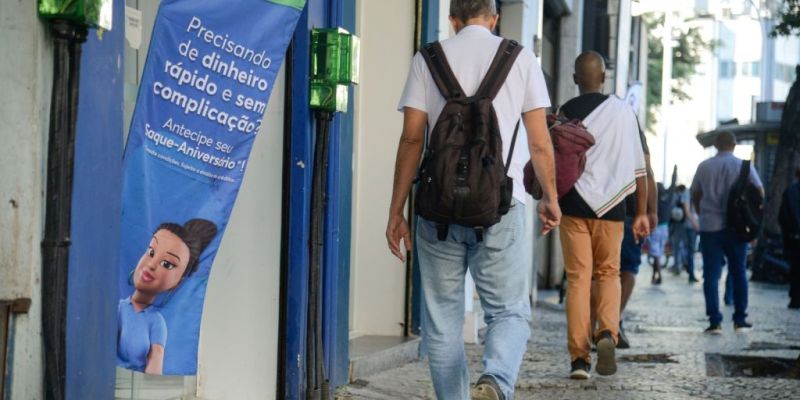 Milhões de brasileiros têm dificuldades de pagar suas dívidas