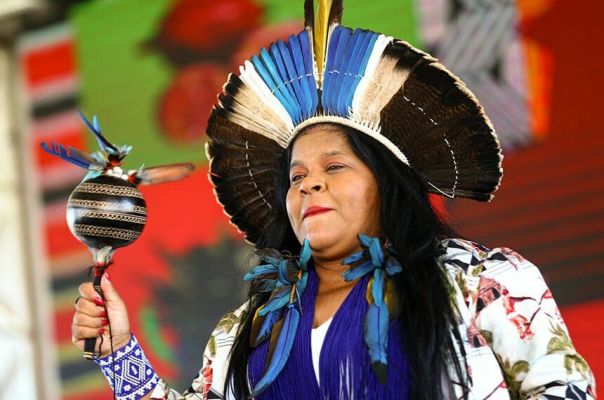 Sonia Guajajara participa de audiência no Senado