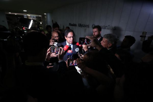 Para relator, PL das Fake News só passa se conservadores apoiarem