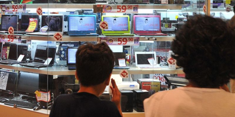 CNC: intenção de consumo das famílias cresce 2,4% de abril para maio