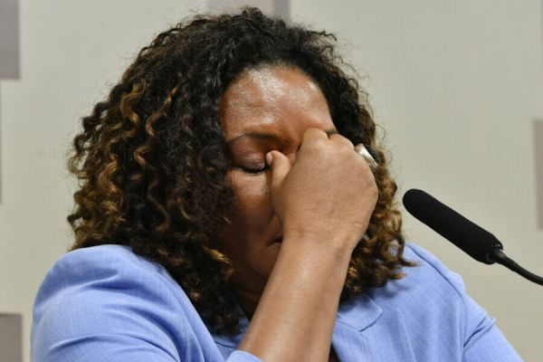 Margareth Menezes se emociona ao saber da morte de Rita Lee no Senado