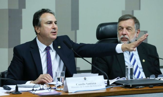 No Senado, Camilo Santana diz que Novo Ensino Médio precisa de mais debate