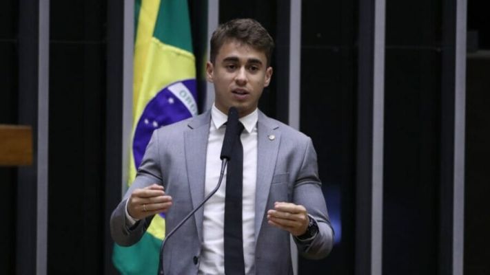 Aliança LGBTI+ pede indenização de R$ 5 milhões do deputado Nikolas Ferreira