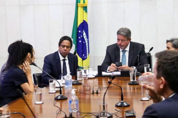 Entenda o que está por trás do PL das Fake News