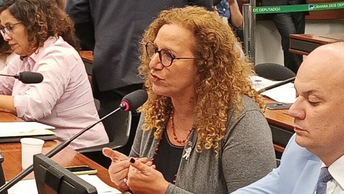 Câmara desmembra remuneração de artistas do PL das Fake News