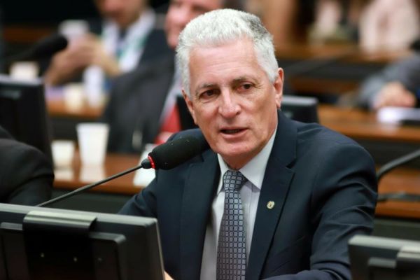 CPMI: PT pede convocação de Bolsonaro e saída de deputado investigado por atos golpistas