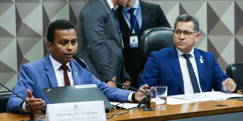 Comissão mista aprova MP que recria o programa Bolsa Família 
