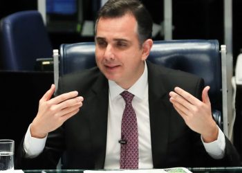 Pacheco suspende sessão e aguarda Câmara votar MP dos Ministérios