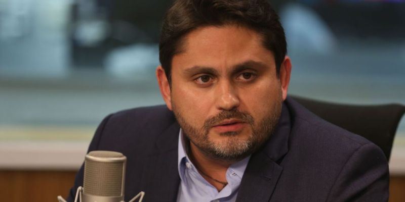 Inclusão digital de jovens de baixa renda é prioridade do governo