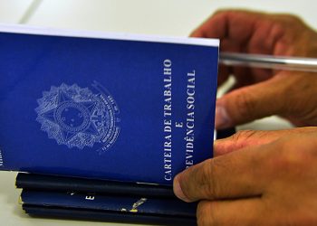 Desemprego recua 8,3% no trimestre encerrado em maio, diz IBGE