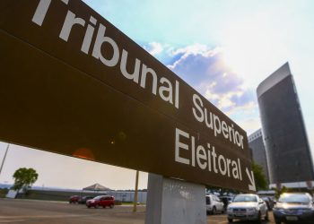 TSE começa sessão que pode levar à inelegibilidade de Bolsonaro