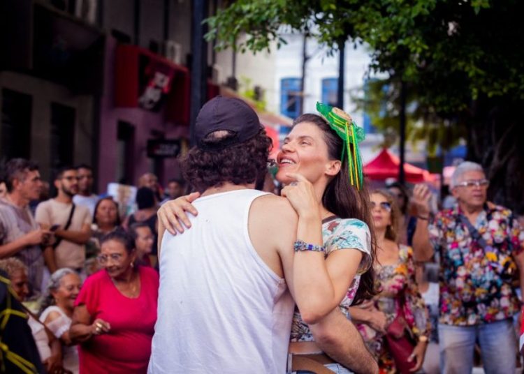 Sabadinho Bom mistura chorinho com ritmo junino, neste sábado