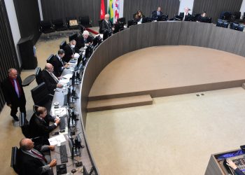 Pleno do TJPB considera ilegal pagamento de 13º salário a vice-prefeito de Ingá