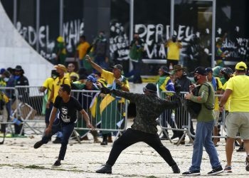 STF inicia julgamento de mais 45 envolvidos nos atos golpistas