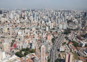 População do Brasil passa de 203 milhões, mostra Censo 2022