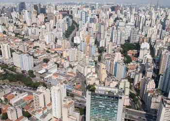 Câmara de SP muda texto do plano diretor e transfere data de votação