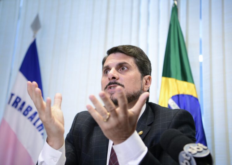 PF faz buscas no gabinete de Marcos do Val no dia do seu aniversário