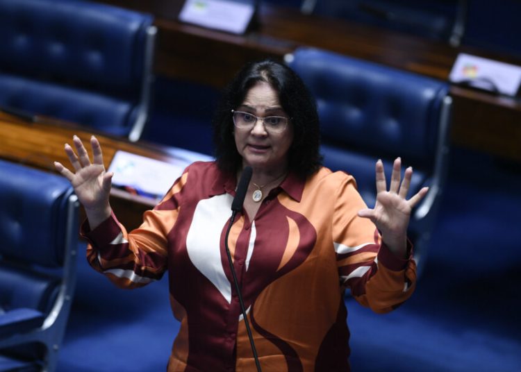 Damares diz que votará contra Cristiano Zanin no Senado Damares diz que votará contra Cristiano Zanin no Senado