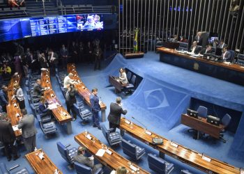 Senado aprova arcabouço fiscal; texto volta para a Câmara