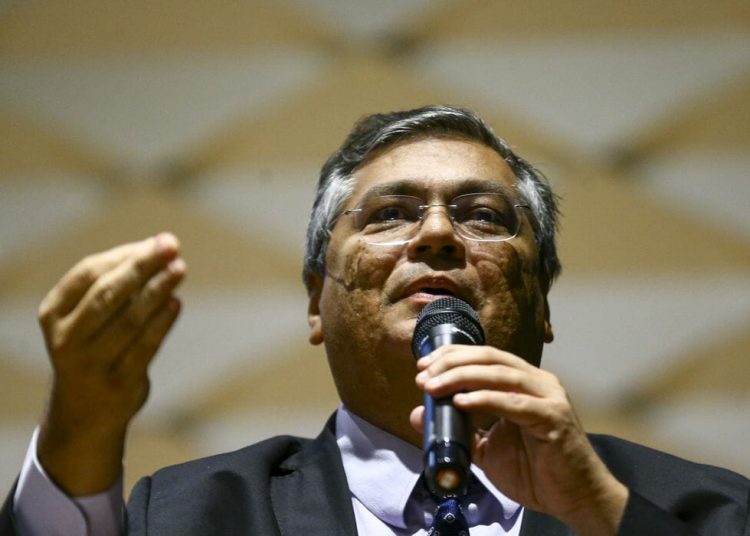 Alvo da oposição, Flávio Dino ainda é pouco requisitado na CPMI. Saiba por quê Alvo da oposição, Flávio Dino ainda é pouco requisitado na CPMI. Saiba por quê