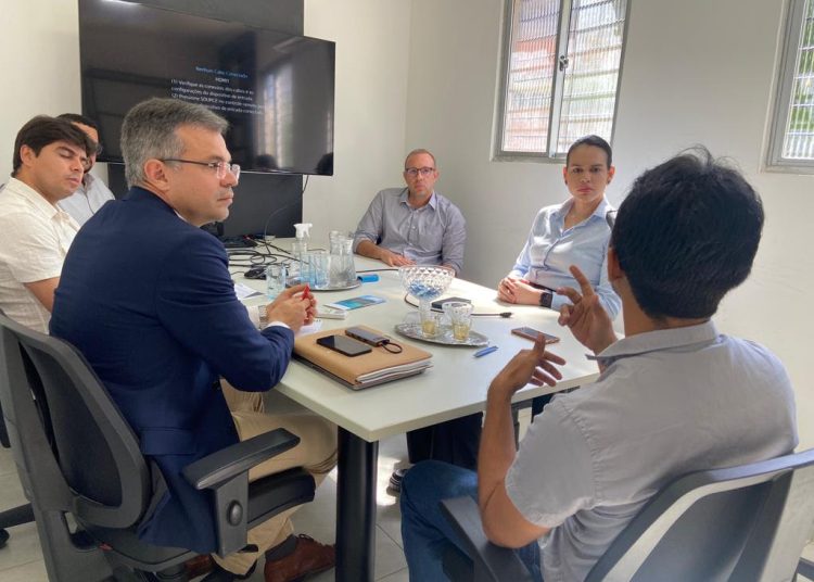 Governo do Estado discute projetos de ecotecnologias para comunidades rurais com a UFPB