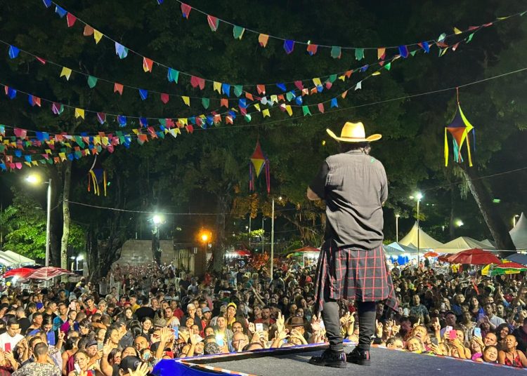 Mesmo com chuva, público prestigia São João Multicultural de João Pessoa