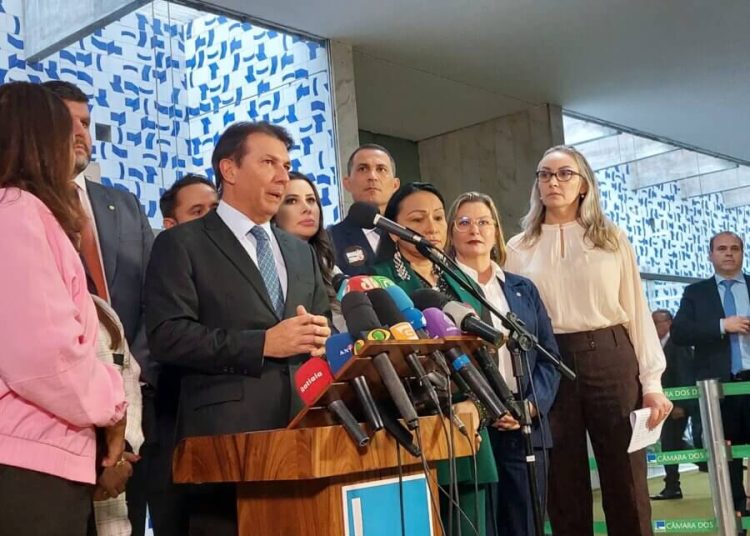 Acampamentos em quartéis eram criminosos, afirma presidente da CPMI