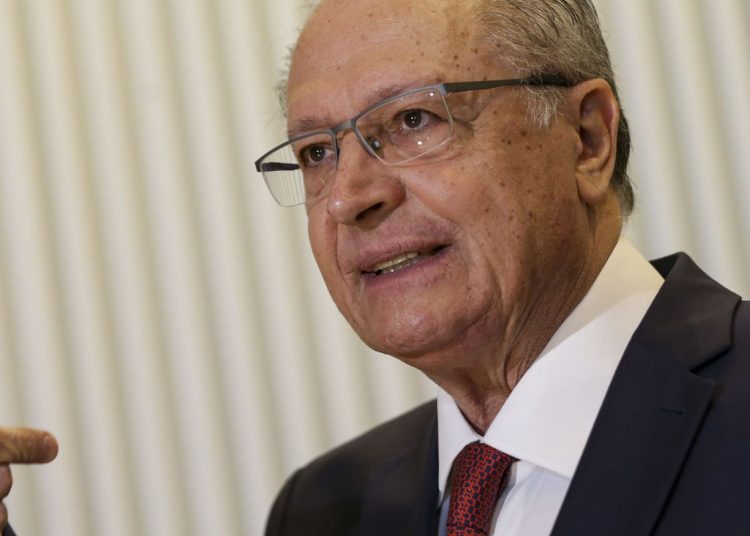 “Reforma tributária tem que ser agora”, defende Alckmin