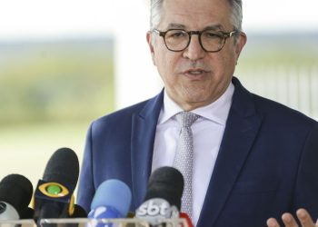 Padilha diz que Ministério da Saúde não será negociado