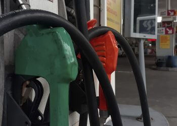 Postos do Rio são interditados por vender etanol adulterado