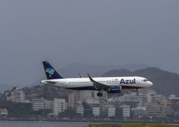 Petrobras reduz preços de querosene de aviação 