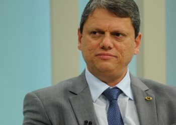 TSE mantém multa aplicada contra Tarcísio por propaganda antecipada