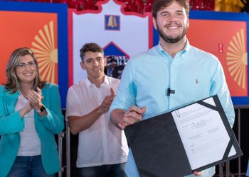 Prefeito formaliza repasse de mais de R0 mil às quadrilhas juninas de CG