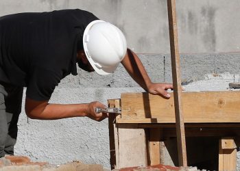 Desemprego atinge em abril menor patamar em oito anos