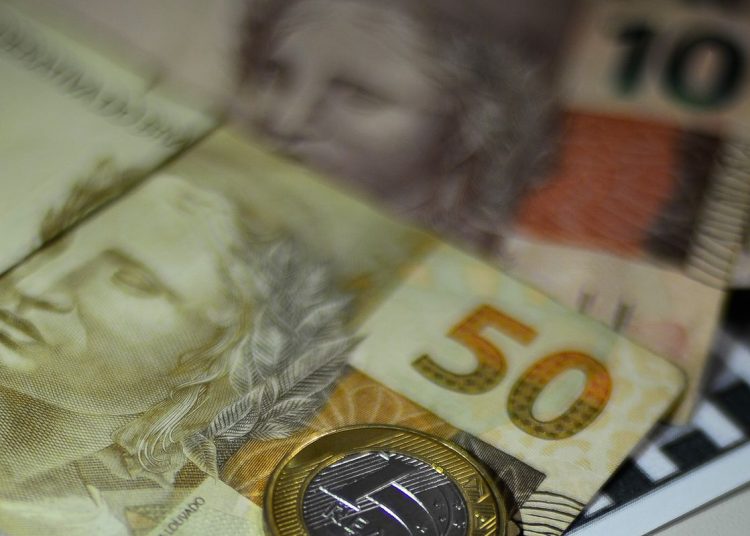 Governo aumenta mínimo existencial de R$ 303 para R$ 600