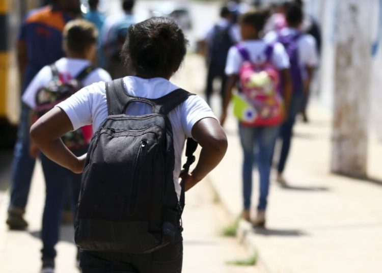 Senado aprova política de segurança e combate à violência nas escolas