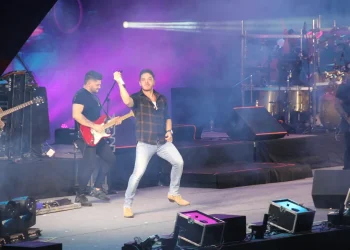 Wesley Safadão faz show para mais de 60 mil pessoas no Parque do Povo