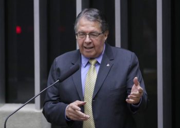 Câmara homenageia Anfip e auditores fiscais da Receita