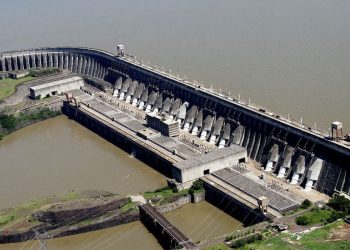 Retirada de água do meio ambiente atinge 4,1 trilhões de m³ em 2020