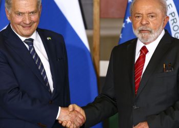 Lula: Brasil quer se manter neutro sobre guerra entre Rússia e Ucrânia
